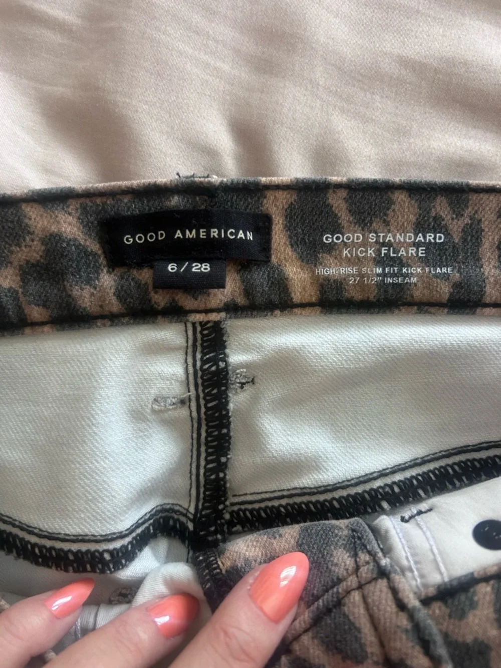 Good American Kick Flare Leopard Jeans size 6 - Picture 2 of 2